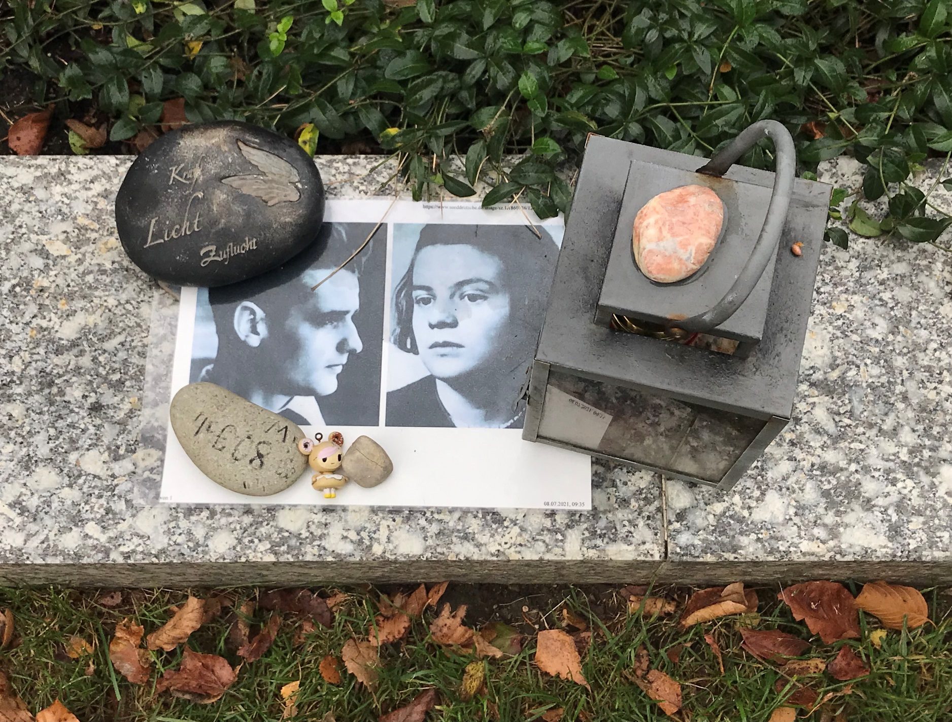 Scholl siblings and Christoph Probst's tomb, Munich, by Sal Mangione - 07.jpg